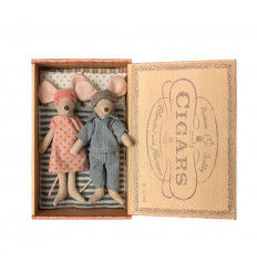 MUM & DAD MICE IN CIGARBOX 21