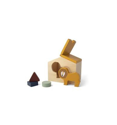 WOODEN HOUSE MR. LION 232
