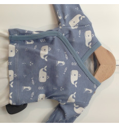 WIKKELVESTJE WHALE BLUE FOG SIZE 0-3M 20